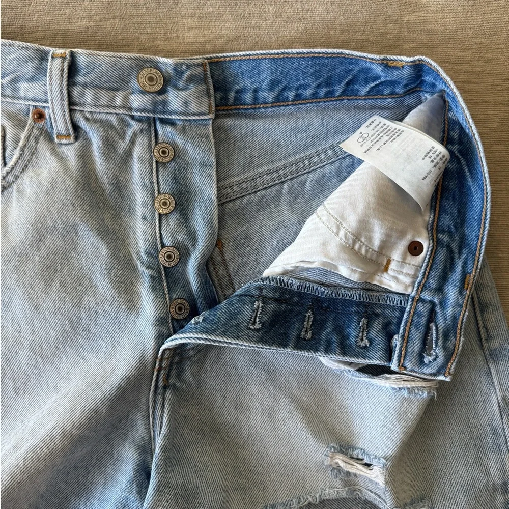 Abercrombie & Fitch High Rise Distressed Denim Shorts 4” Short Size 26